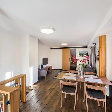 Modern In A Picturesque 15th-century Building Holiday home *