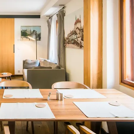 Semesterbostad Modern In A Picturesque 15th-century Building