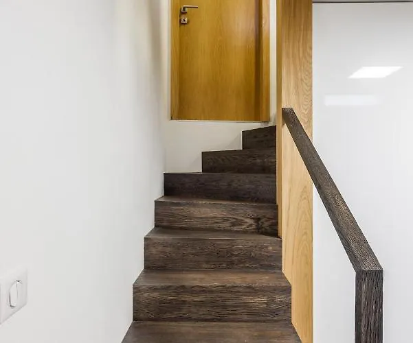 Modern In A Picturesque 15th-century Building Holiday home *